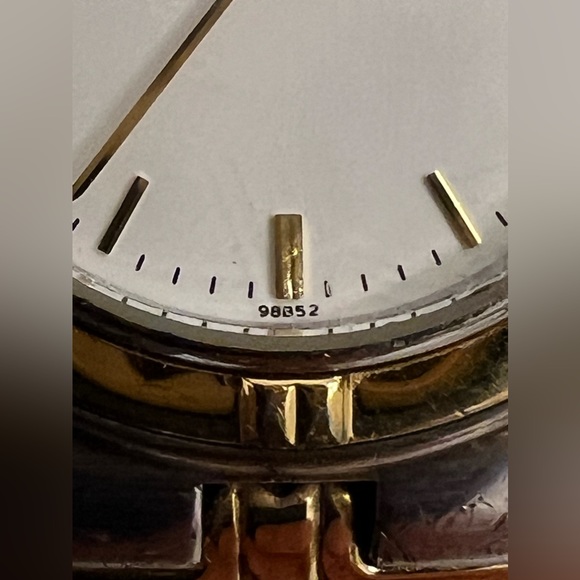 Bulova Men’s Watch Vintage Two Tone Gold Tone Quartz with Date Window 98B52 - Picture 5 of 11